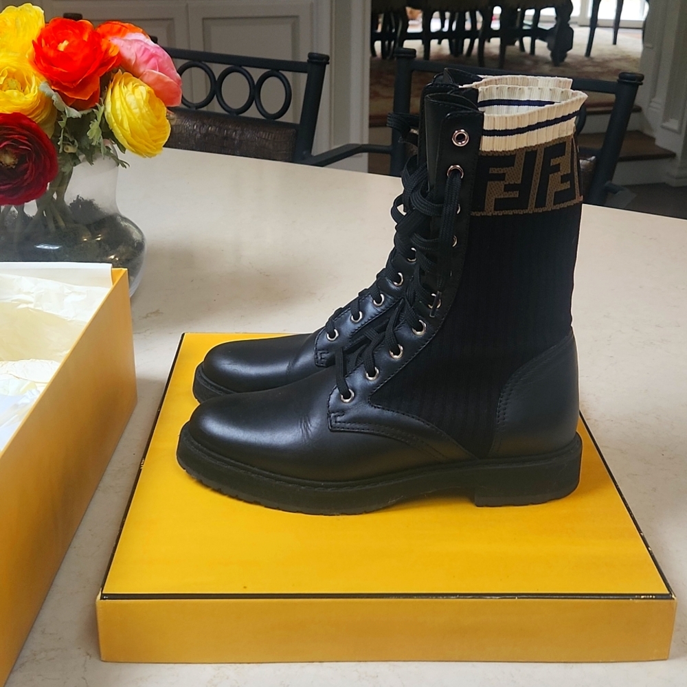 Fendi knit and leather lace up  tronchetto vital